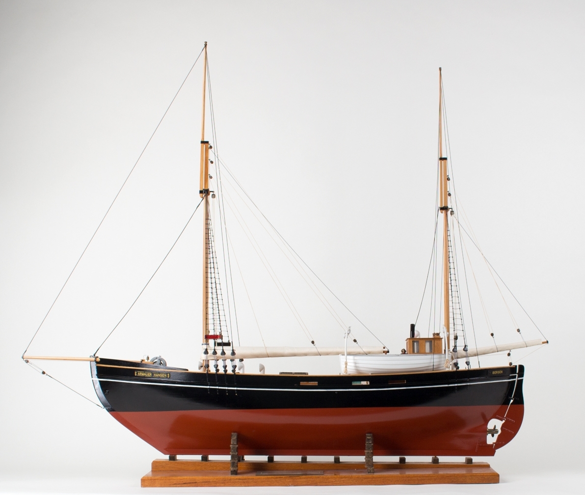 MS ARMAUER HANSEN