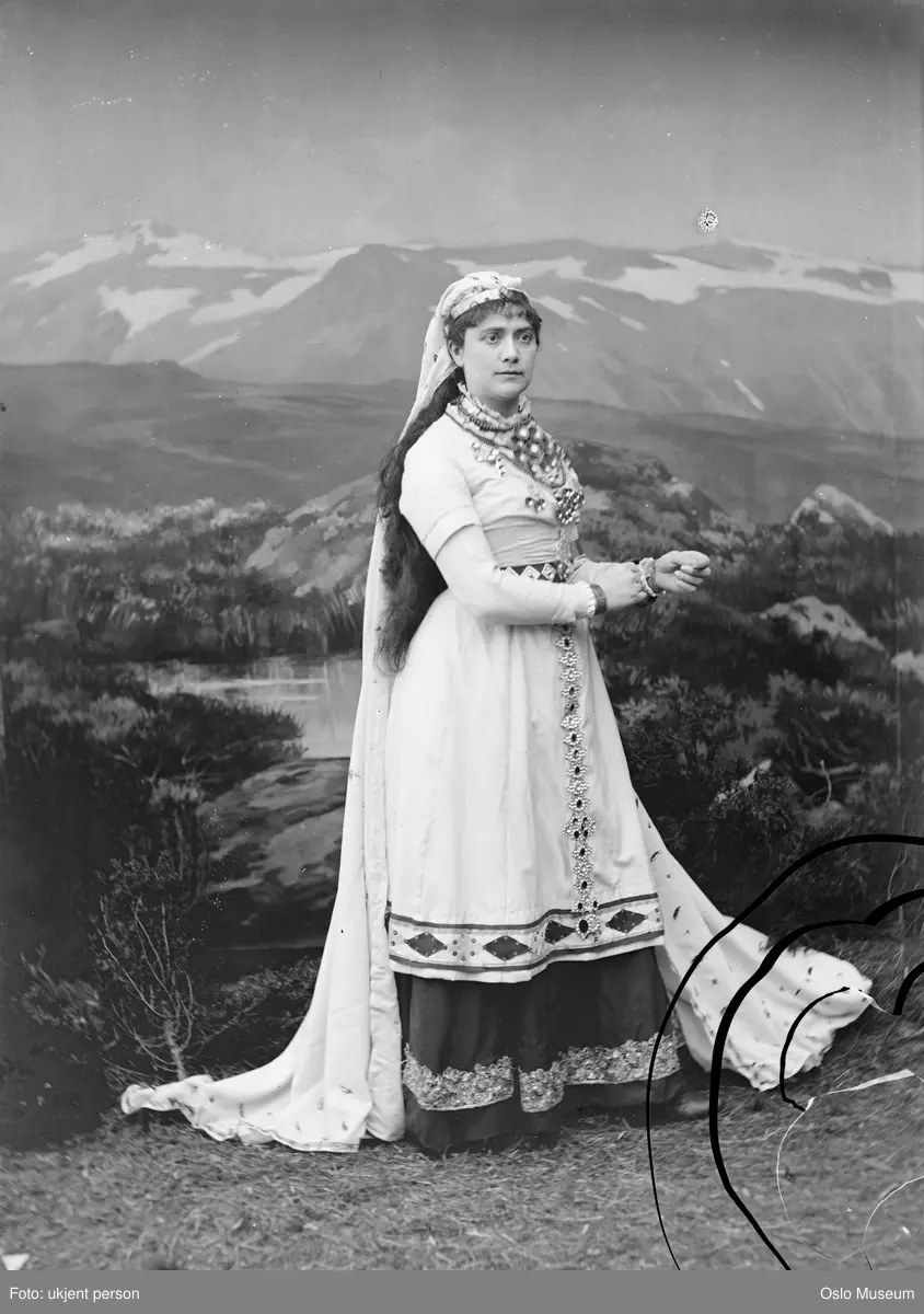 portrett, kvinne, skuespillerinne, rollebilde, stående helfigur, kostyme