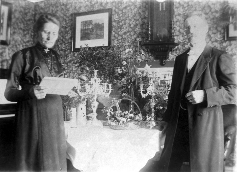 Mors och fars (Anders Gustaf och Matilda Charlotta Liedholm) silverbröllopsdag.
