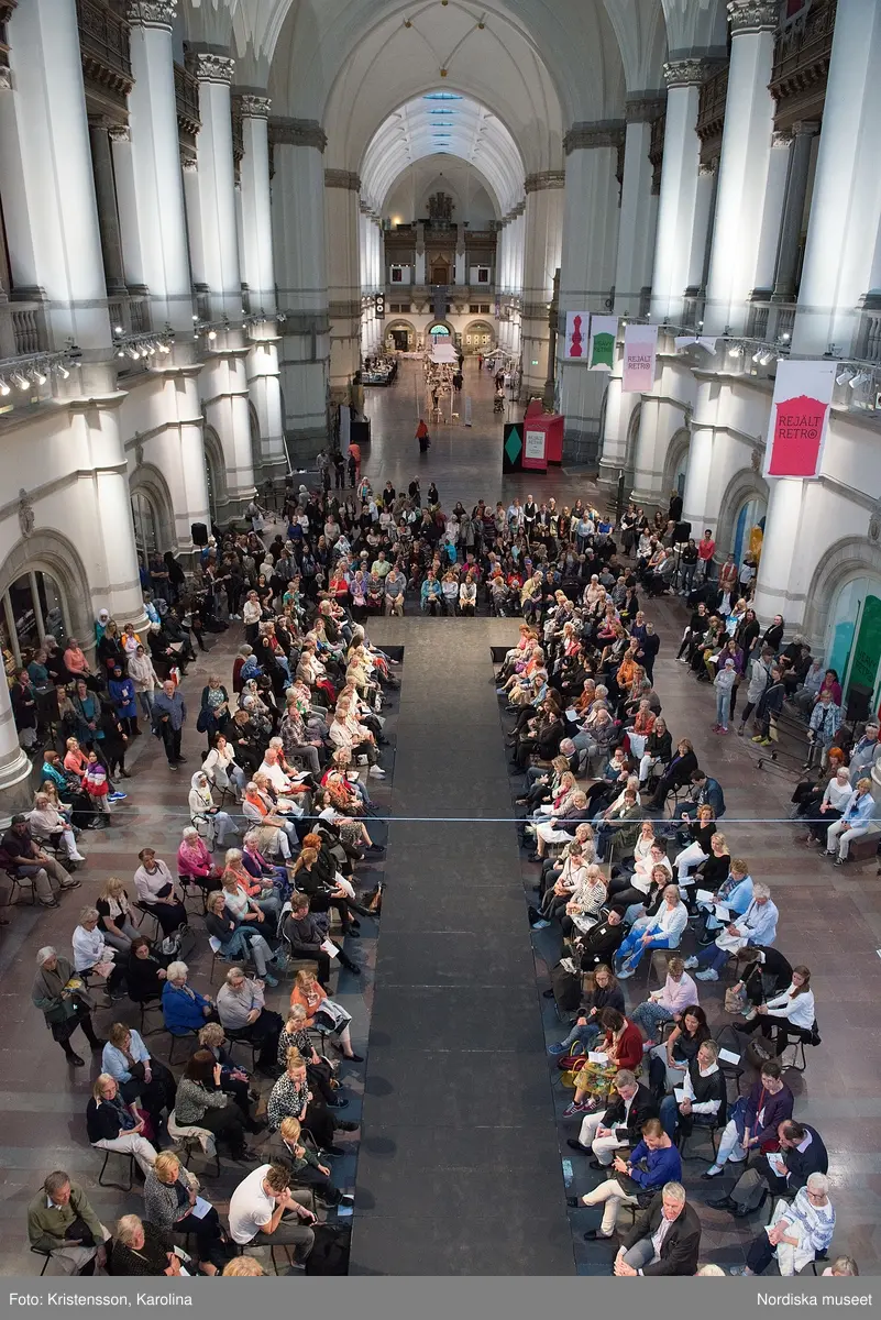 Livstyckets vårmarknad 2016, invigningstal och catwalk. Kompletterande material från själva marknaden i bildserie NMA.0079544