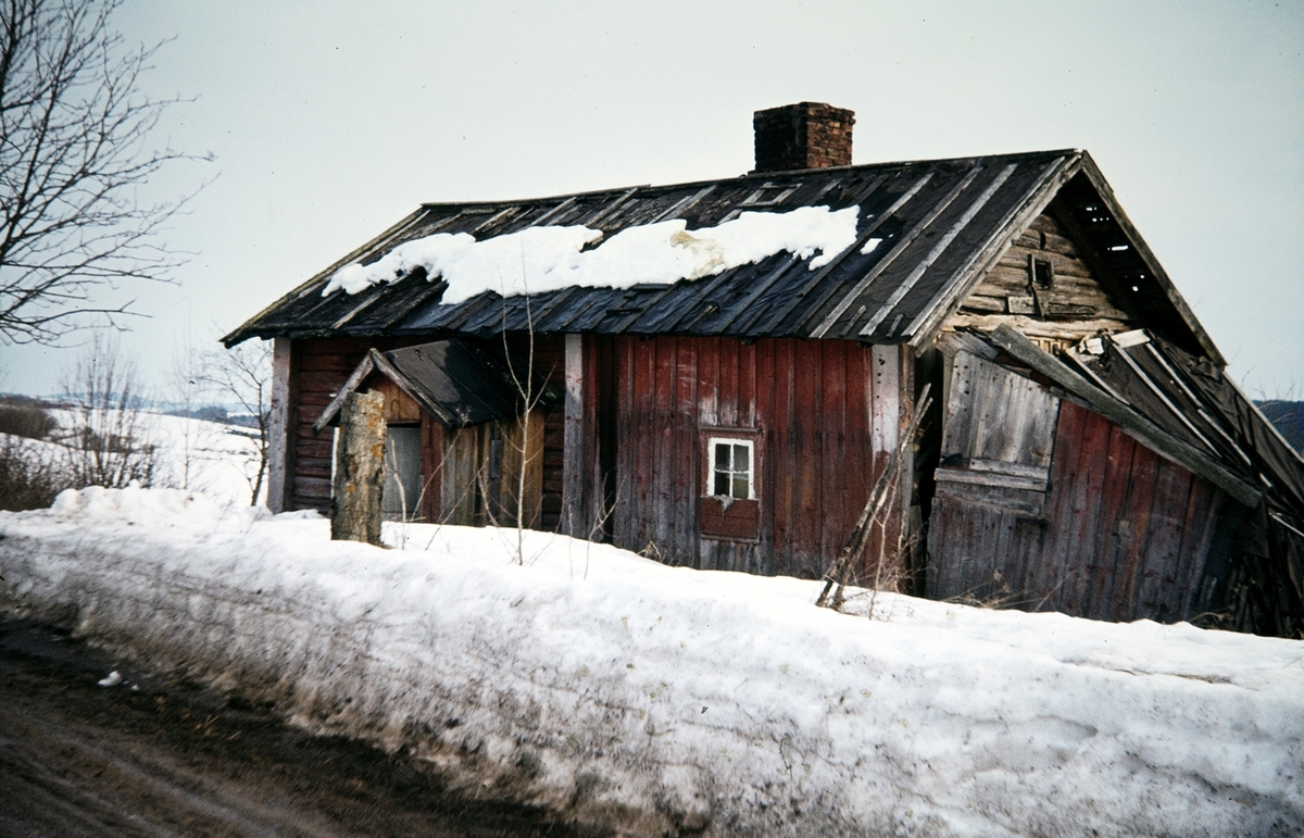 Ringsaker, Veldre, Holstuen, Gnr. 201, husmannsplass, forfall, brannøvelse 1977