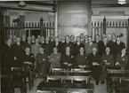 Officerare från 1912-års officerskurs vid Krigsskolan Karlberg samlade till gruppfoto vid firande av 25-års jubileum den 4 december 1937.