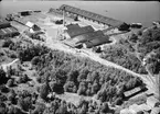 Karskär, Gästrikland
Korsnäs AB. I Karskär uppfördes 1910 en sulfitfabrik och 1915 en sulfatfabrik. Sågen brann 1923 men ett nytt sågverk byggdes upp