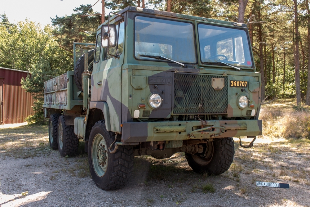 Allmänt:
Fabrikat Scania SBAT111SA166
Data:
Motor: Scania DS 11
Cylindrar: 6 st
Effekt: 300 hk
Drivmedel: Diesel
Tankvolym: 167 liter
Förbrukning: 4 liter/mil
Elsystem: 24 volt
Kraftöverföring:
Automatlåda: Ja
Fördelningsväxel: Ja
Terrängväxel: Ja
Differentialspärr: Fram o Bak
Vinsch: Sidomonterad
Dragkraft: 11 000 kg med enkel lina