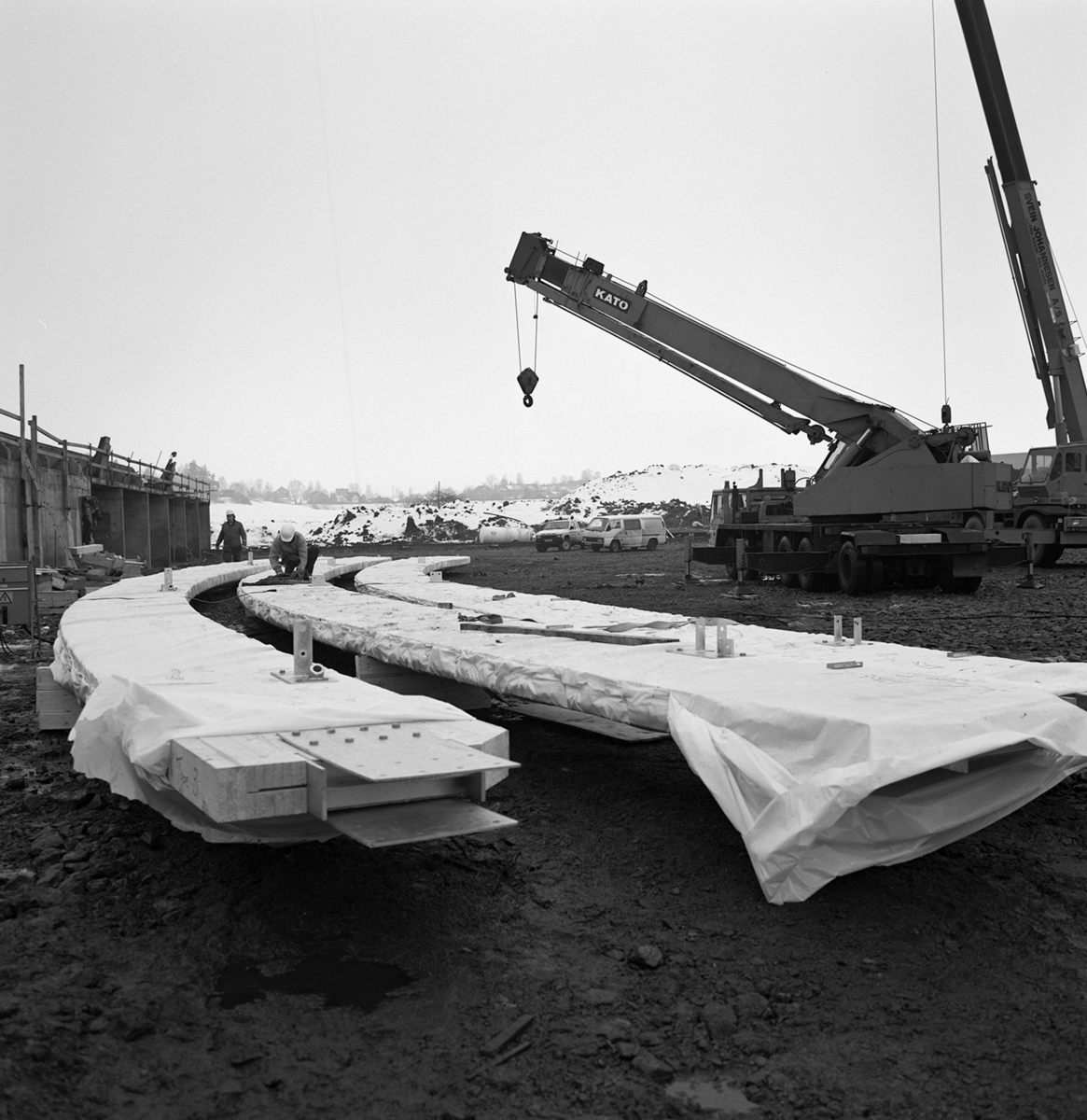 Stangehallen, Riksanlegg, friidrett, anleggsvirksomhet, limtredragere fra Moelven Industrier, mobilkraner.