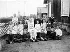 Skolklass vid Svalsbo skola, Valö socken, Uppland 1919