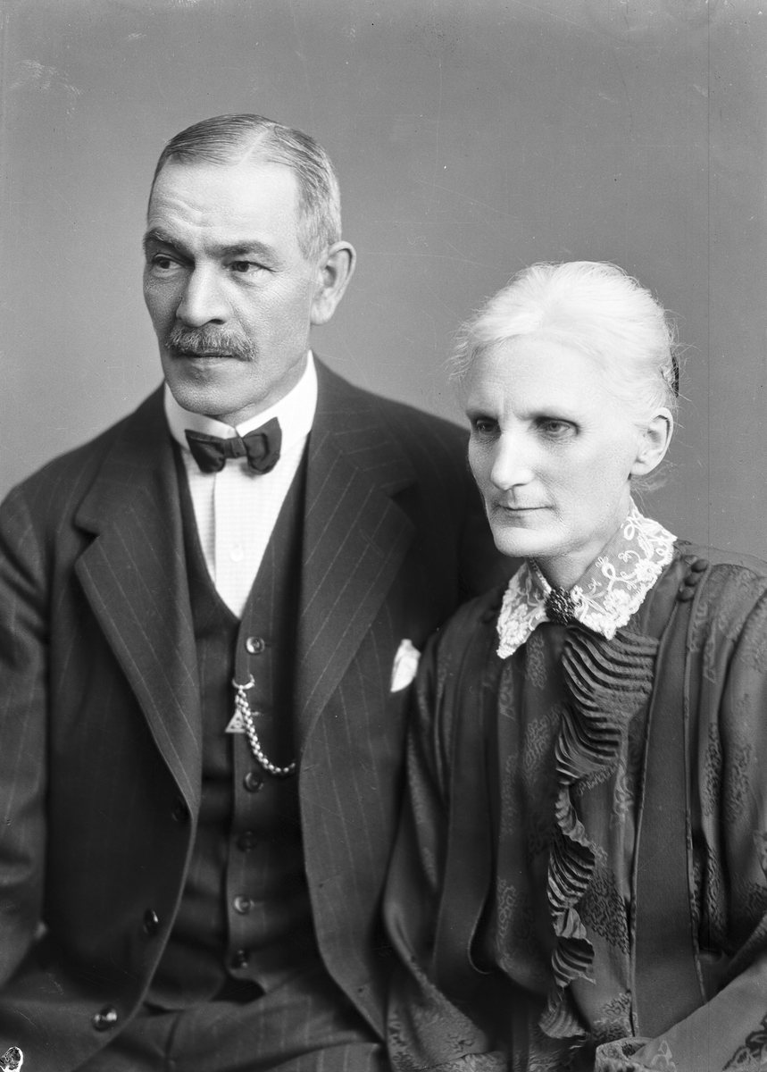 Fotograf Fredrik Herman Renard med fru. Fredrik Herman var son till fotografen Fredrik Renard.