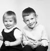 Syskonen Lena och Lars Freij. Gävle den 2 december 1967.
