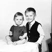 Fru Anita Lindkvist, Tallåsvägen 14, Gävle. Foto av barn. Den 2 februari 1968