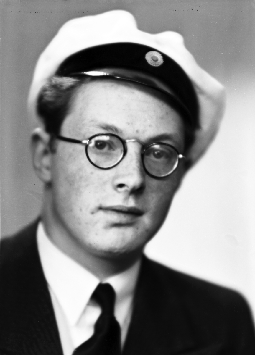 Kandidat Göran Hasselberg, Ruddammsgatan 28, Gävle. 12 maj 1943.



