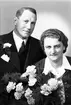 Brudparet Petrus Holmgren Långgatan 40, Uplands-Bodarna. 21 oktober 1944.