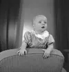 Herr O. Nordströms dotter Gunnel. 7 november 1944. Zimmermans Skoaffär, Gävle.