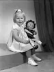 Ingenjör S. Josefssons dotter, Gävle. 26 november 1944. Sändes till Philipssons, Gävle.