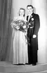 Brudparet Anton L Estrade, Box 604, Järbo. 2 december 1944.