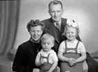 Familjen Herr Åke Henniger, Gustavsgatan 18, Gävle.    6 december 1944.