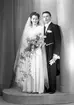 Brudparet Ingemar Åslund, Södra Kopparslagargatan 48, Gävle. 13 januari 1945.