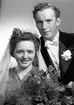 Brudparet Stig Åke Dahlgen, Marielund 9, Gävle. 12 maj 1945