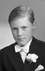 Konfirmand Bo Andersson, Södra Fiskargatan 15, Gävle. 14 maj 1945.