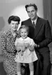 Familjeporträtt. Herr Arnell, Södra Stapeltorgsgatan 7 A, Gävle. 7 juli 1945.