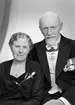 Konsul Emil och Otilia Matton, Runebergsvägen 1, Gävle. 3 november 1945.