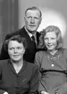 Familjeporträtt, 8 deceber1945, Herr Harry Johannesson, Hattmakargatan 18, Gävle.