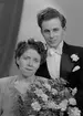Brudpar Gösta Hemlin, Gavlegränd 5, Gävle. 31 december 1945.