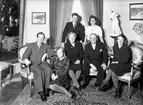 Gruppporträtt familjen Lönegren, 1946.