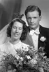 Brudpar Åke Högrell, Bessmansvägen 29, Åkeslund. 24 mars 1946.