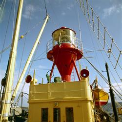 Fyrskepp nr 30 RESERV. Från fördäcket akteröver: mast, överb