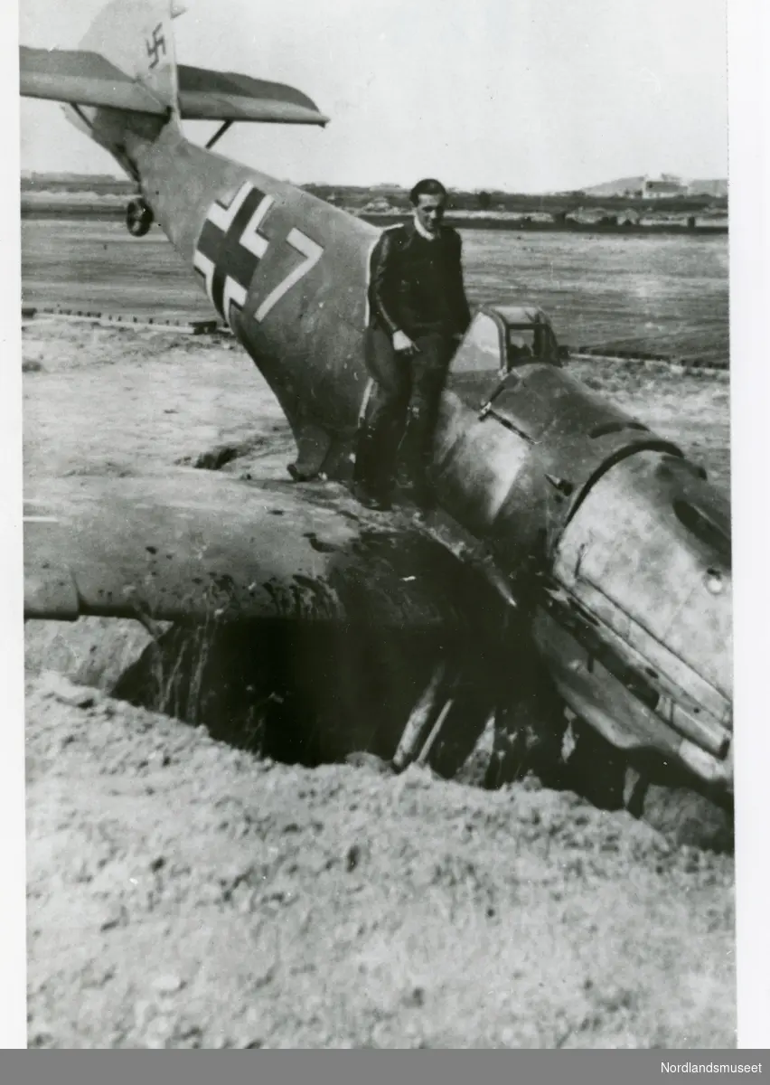 LT.ERNST SCHEUFELE FRA 12.STAFFEL/JES PÅ NESKUTT TYSK FLY.