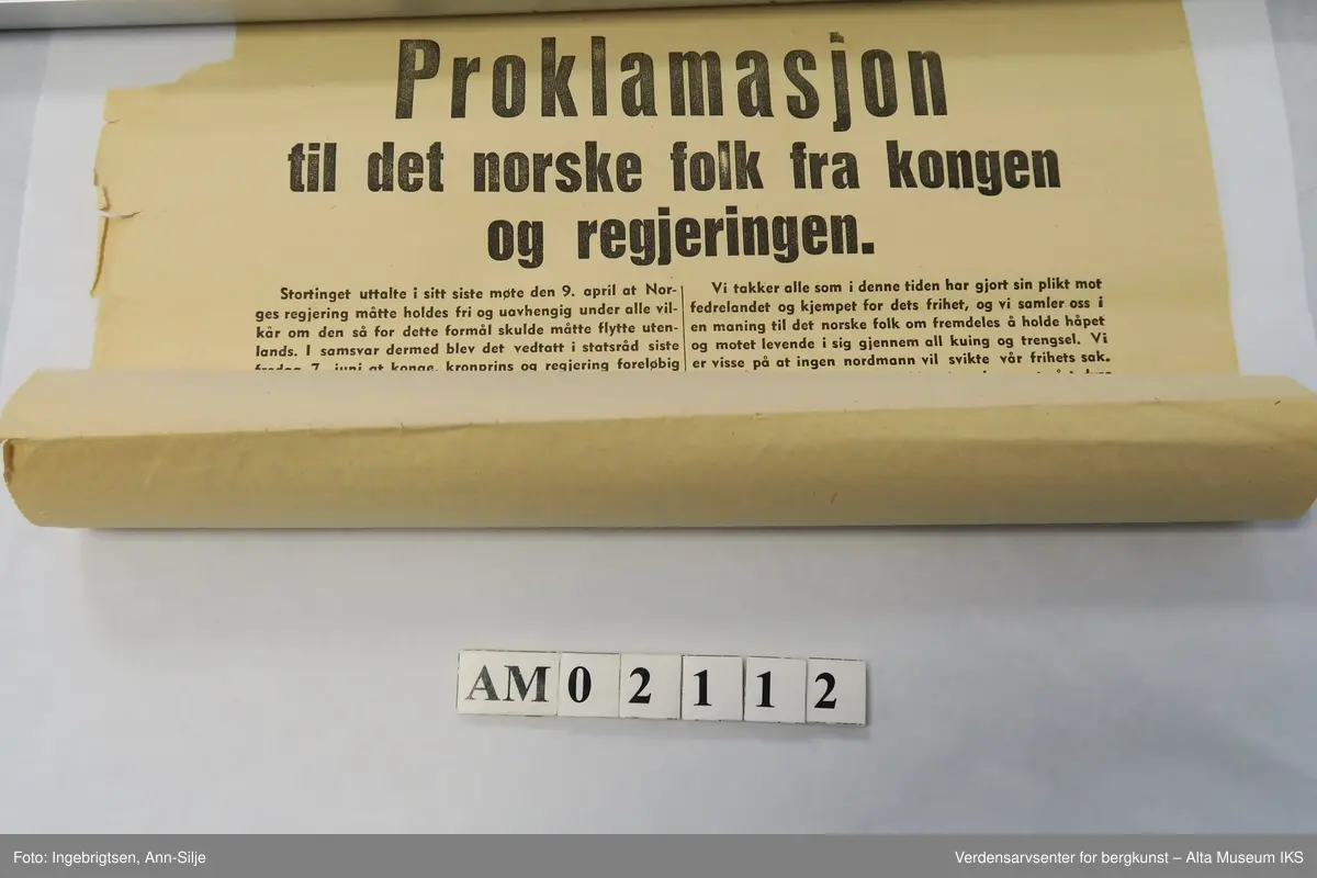 Plakat med en lang tekst.