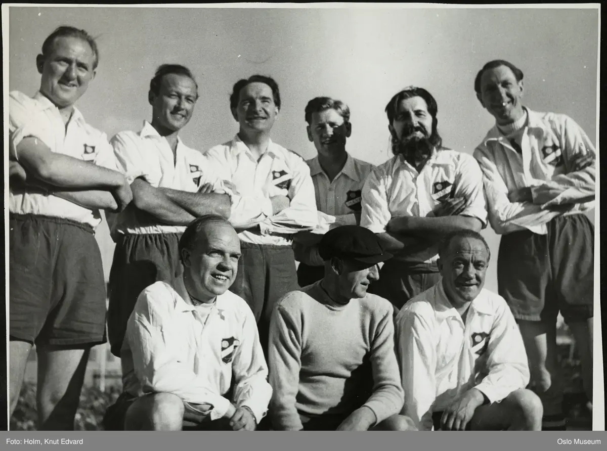 gruppe, kvinner, menn, skuespillere, fotballag, stående og sittende helfigur