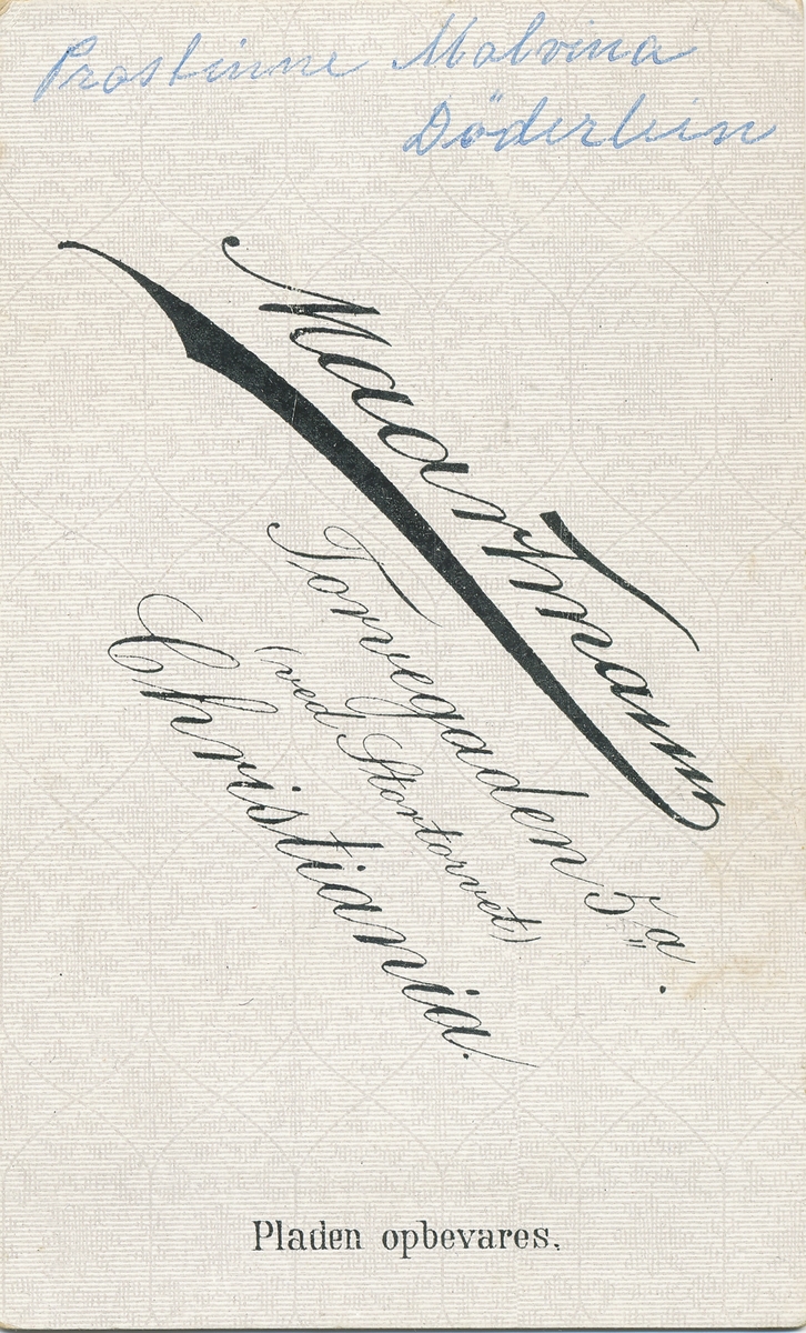 Portrett av prostinne Malvina Døderlein.