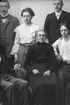 Fru Ålenius med familj