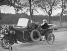 Professor Karl Rosén med sin trehjulade bil, en phänomobil från 1914 med A2777 som 1916 fick reg.nr  B245 3 hjulig med 12 hkr och 4 pers.