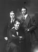 Vaktmästare vid biografen Röda Kvarn i Gävle. Gösta Sandin. Levde mellan åren 1892-1969 stående till höger. Han var vaktmästare där 1912-1918 och startade 1932 filmbolaget AB Svensk Talfilm där han var vd till sin död. Sittande Adolf Johansson