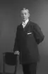 Bror Erik Larsson, född 1900 i Gävle (Hille församling) död 1974 i Sollefteå. Blev sedan sotare (skorstensfejare) i Gävle och från sent 1920-tal sotarmästare (skorstensfejarmästare) i Sollefteå.