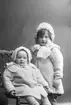 Erna och Margit Pettersson, Staketgatan 33, Gävle