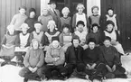Gunnar Ekström med skolklass från Lövåsen på 1920-talet.