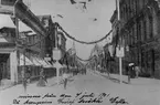 Drottninggatan dekorerad i anledning av kronprins Gustafs (Gustaf V) besök den 7 juli 1901 (Gävleutställningen).