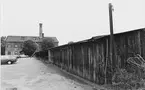 Tekniska AB Swea
Södra Skeppsbron 20.

Uthus/bod från syd-ost.