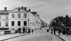 Södra Kungsgatan. Till vänster Rettigska palatset.