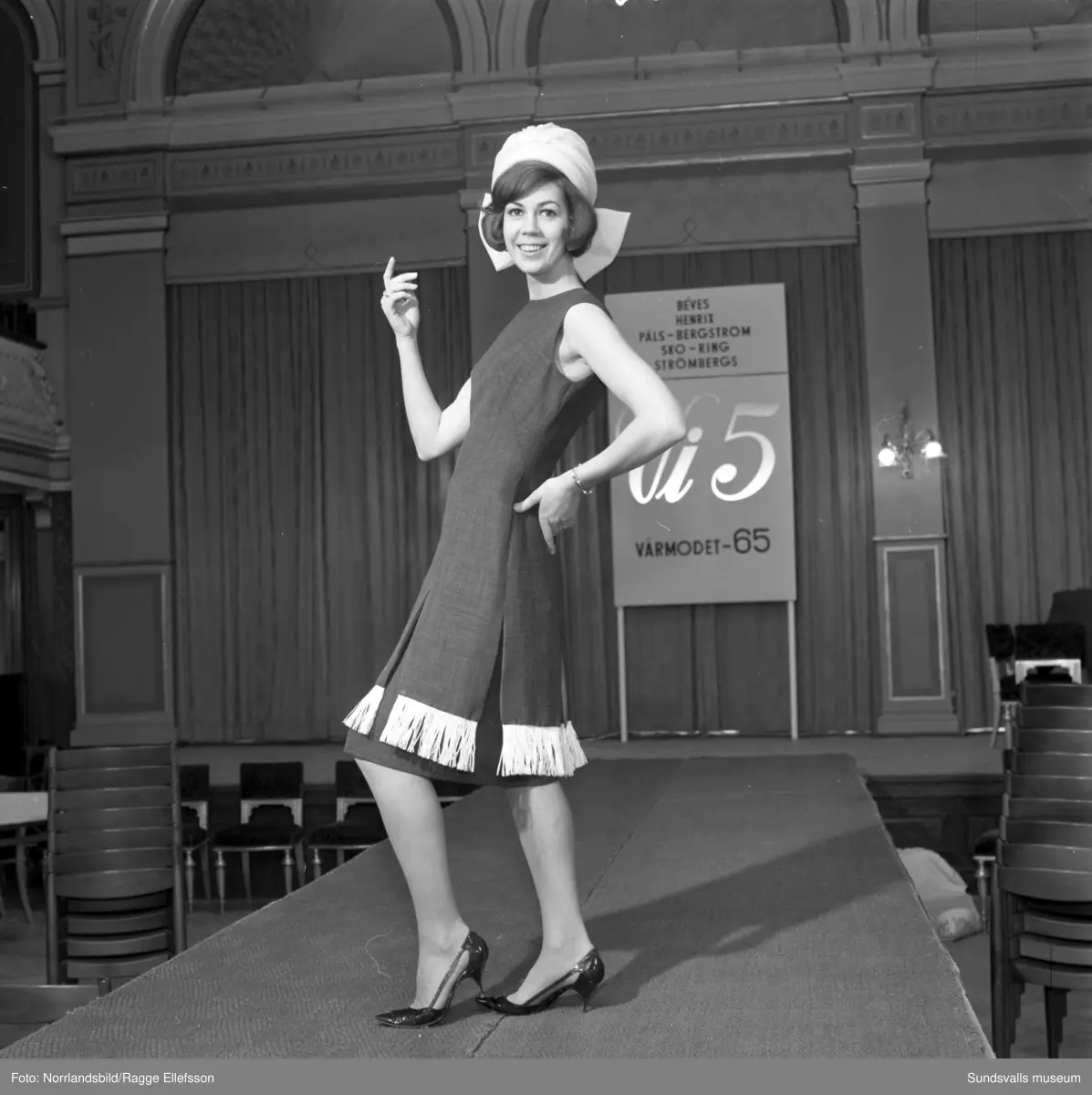 Annonsfotografering på Stadshuset, vårmode för damer från Béves.