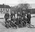 Brynäs folkskolas Fanlag segrande i ishockey. 1945