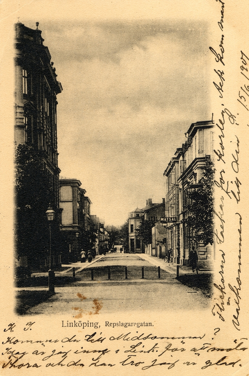 Orig. text: Linköping, Repslagaregatan.

Sedd från Järnvägsparken.