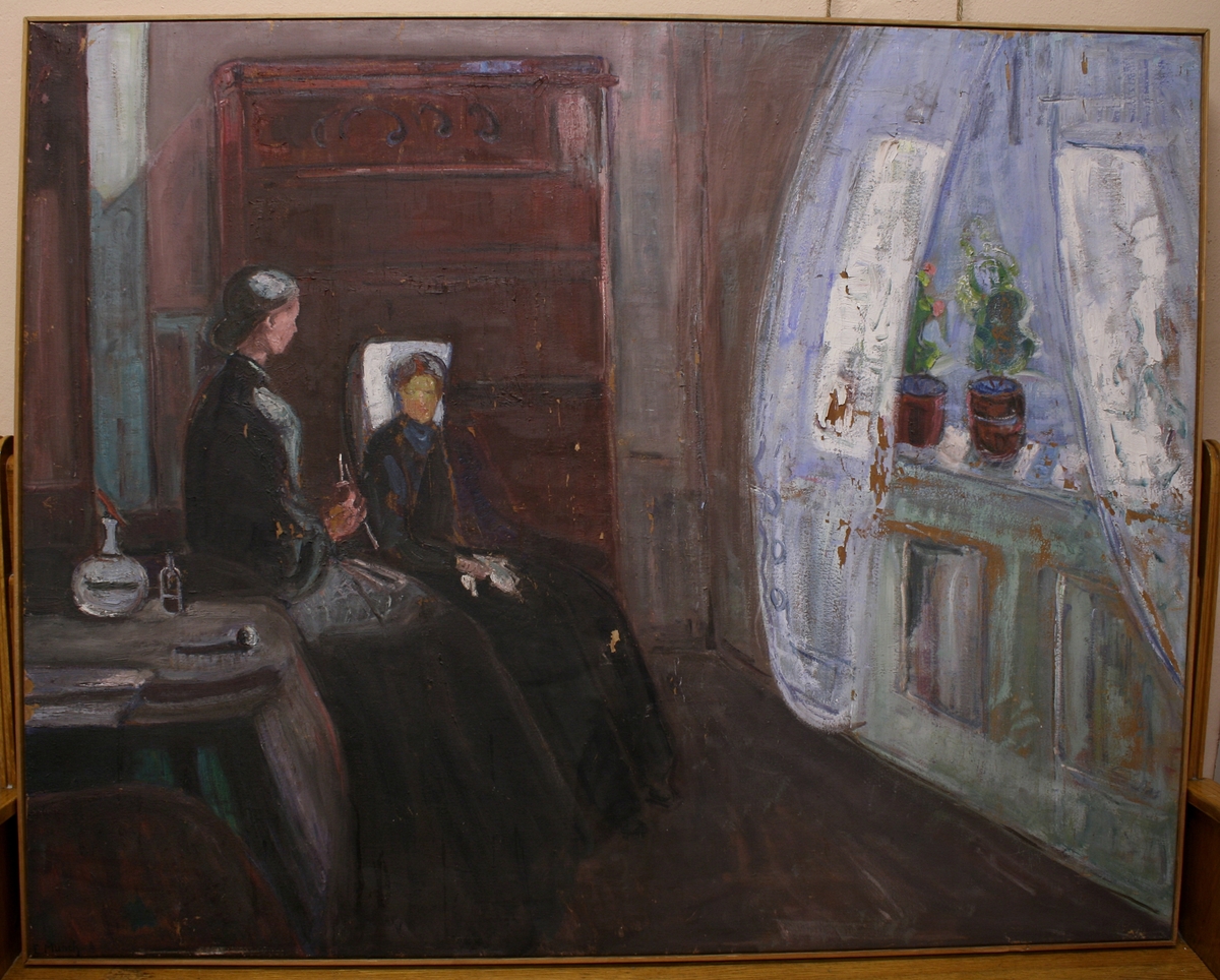 To sittende kvinner. Interiør. Vindu med gardiner.