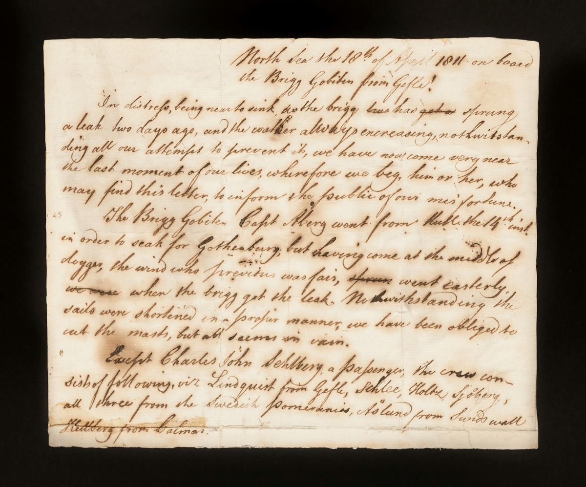 Brevet är skrivet på engelska, översättningen till svenska lyder:

"Nordsjön den 16 april 1811 ombord i Briggen Gobiten från Gefle.
I nöd, är nära att sjunka, emedan briggen sprungit läck för två dagar sedan, och då vattnet alltjämt stiger trots alla försök att hindra det, ha vi nu kommit mycket nära den sista stunden i vårt liv, varför vi nu bedja honom eller henne, som kan komma att finna detta brev, att meddela allmänheten vår olycka.
Briggen Gobiten, kapten Åberg, gick från Hull den 14:e dennes, för att ta sig fram till Göteborg, men då vi kommit mittöver Dogger, gick vinden, som förut varit gynnsam, över på ostlig, då briggen fick läckan. Ehuru seglen minskades på lämpligt sätt, ha vi tvingats kapa masterna, men allt tycks vara förgäves.
Förutom Charles John Sehlberg, en passagerare, består besättningen av följande, nämligen Lindquist från Gefle, Schlee, Holtz, Sjöberg, alla från svenska Pommern, Åslund från Sundsvall, Hellberg från Calmar."