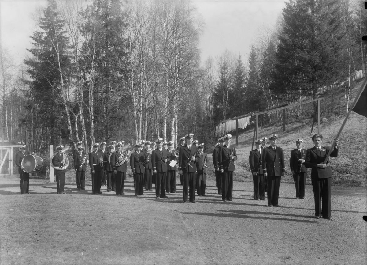 Løkken Musikkorps oppstilt til marsj.