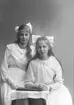 Till höger Thyra Magnusson, Södra Centralgatan 20 och till vänster Sigrid Ahlberg, Södra Kopparslagargatan 15, Gävle