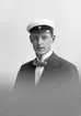 Lars August Lundeberg född i Oslättfors 1898, död i Uppsala 1970. Utbildad till civilingenjör vid Chalmers Tekniska Högskola 1925. Verksam som vägingenjör, blev 1948 vägdirektör i Blekinge län, vägdirektör i Uppsala län 1955-63. Son till brukspatronen August Lundeberg. Källa: Gävle Högre Allmänna läroverk 1900-1968.